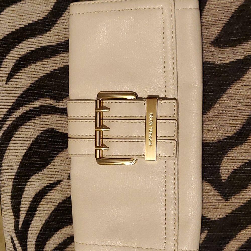 Michael Kors Clutch w/Gold hardware